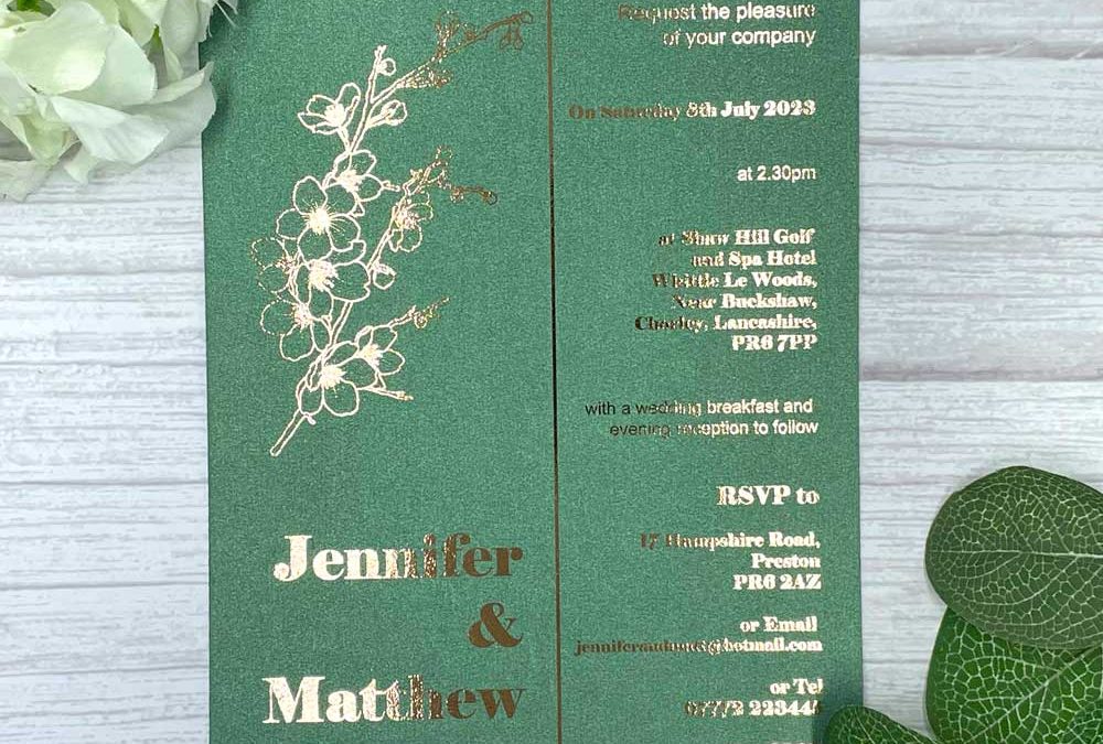 How to choose the best paper type for your wedding invitations